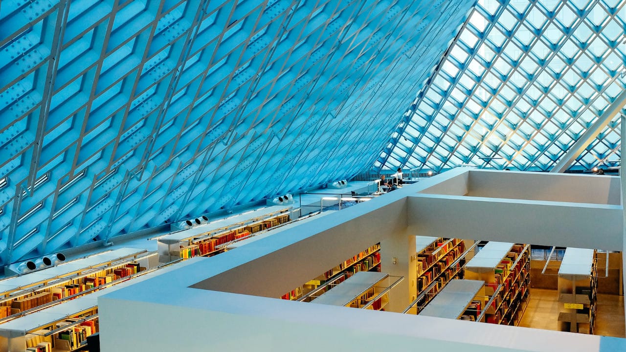 How to Build a Knowledge Graph